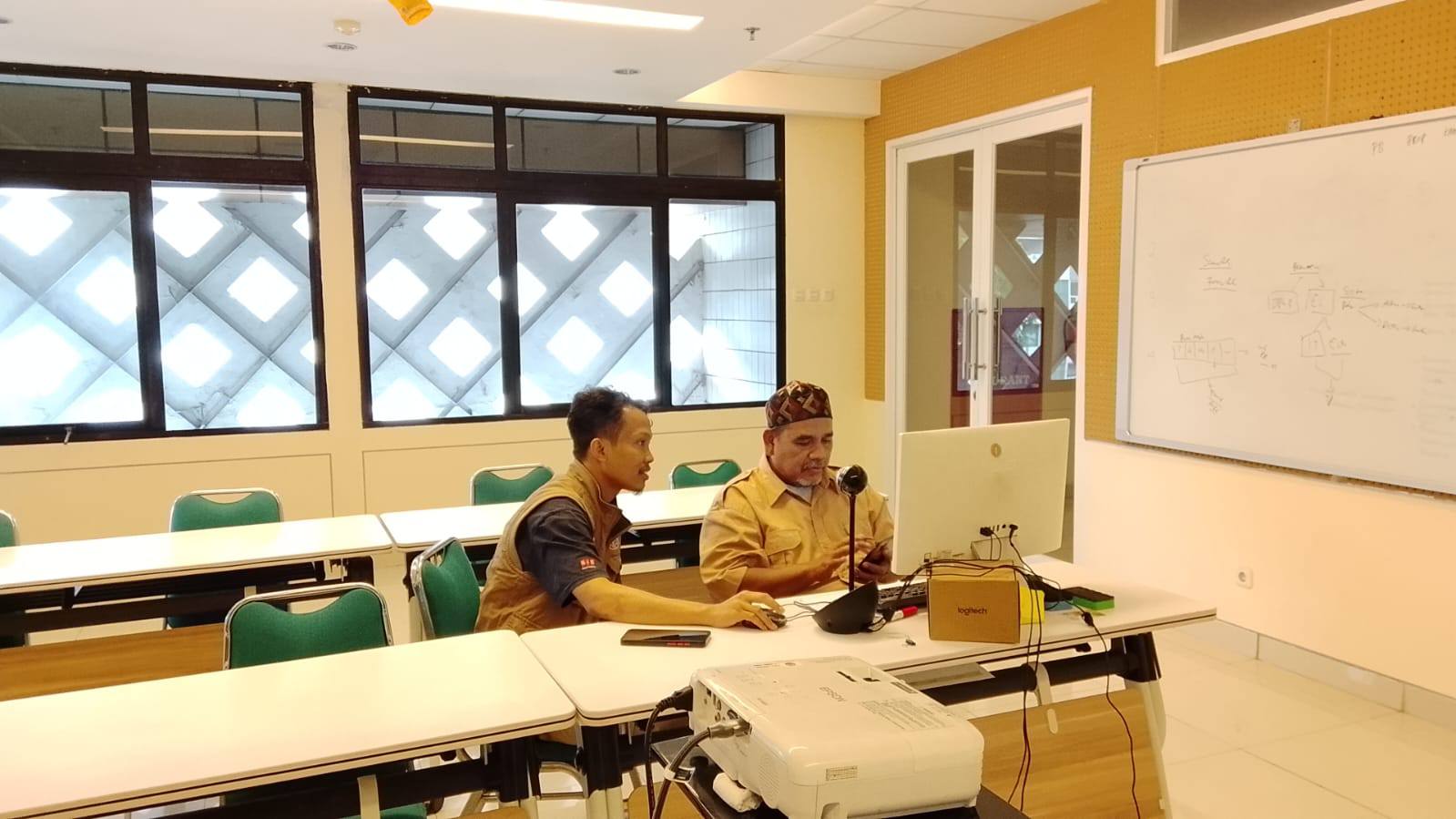 KOGTIK memperkuat literasi digital organisasi melalui pembelajaran pengelolaan website di Gedung Guru Indonesia