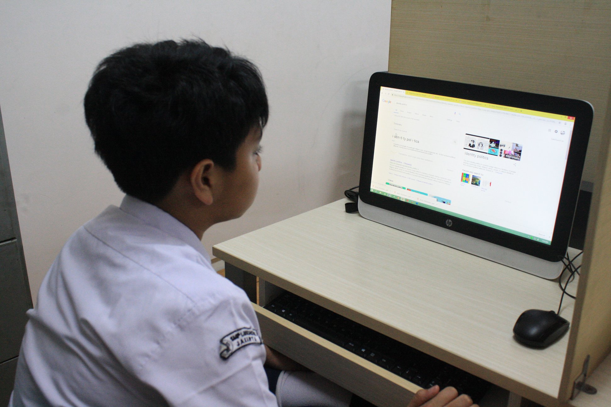 MODUL AJAR INFORMATIKA SMP KELAS VIII Tebak Komponen Menggunakan Aplikasi Berbasis Web MIT App Inventor 2