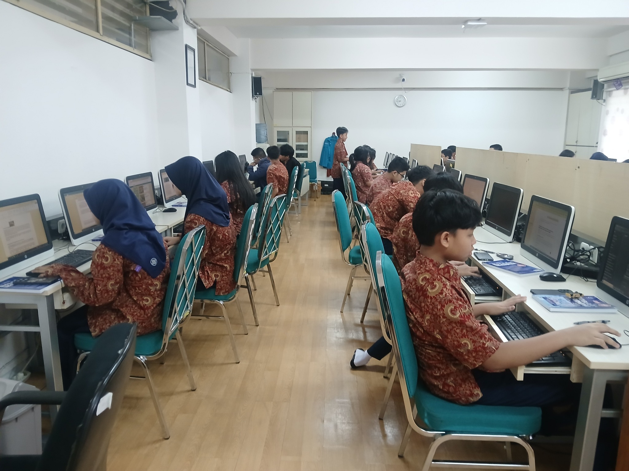 Soal Essay dan Pilihan Ganda Kelas 8 SMP Labschool Jakarta